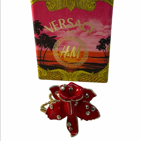 - Versace For H&M Red flower ring in BOX SZ LG Hibiscus 🌺 - Picture 3 of 6